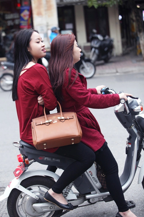 Thiếu nữ hà nội ngày gió mùa về