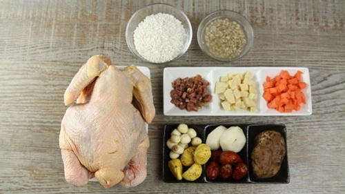 Gà nhồi thập cẩm dễ nấu mà ngon cho gia đình