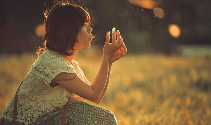 Tôi thèm lắm được một chàng trai nào đó đợi chờ dưới cổng