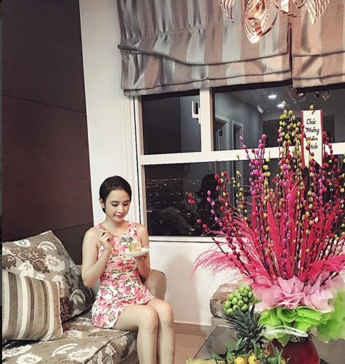 Angela phương trinh ở nhà rất kiệm vải