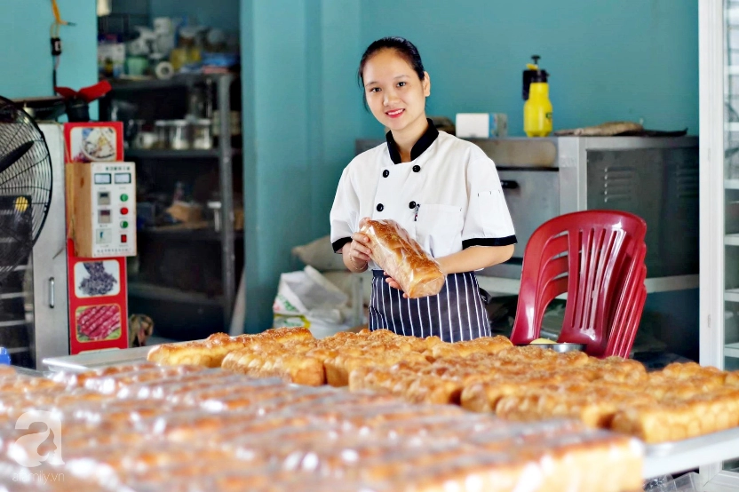 Bà mẹ trẻ ở nhà vừa chăm con vừa kinh doanh