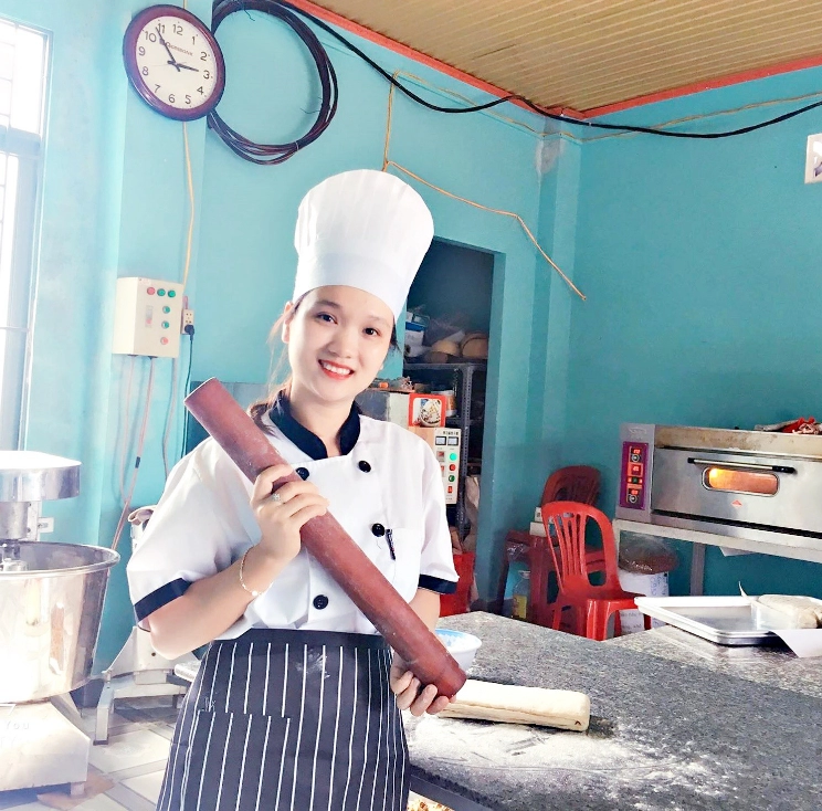 Bà mẹ trẻ ở nhà vừa chăm con vừa kinh doanh