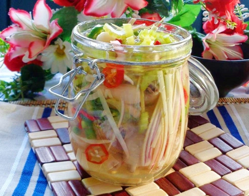 Chân gà ngâm sả ớt cực ngon cho bạn bè và gia đình