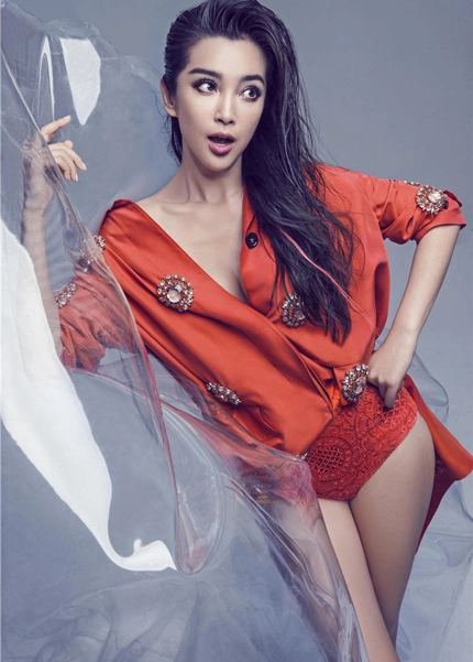 Dù đã ngoài 40 nhưng lý băng băng vẫn đẹp đôi với bạn trai kém 15 tuổi