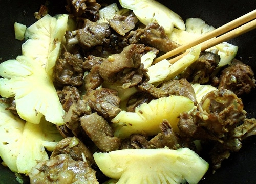 Hương vị thơm ngon kho cương từ vịt sốt dứa