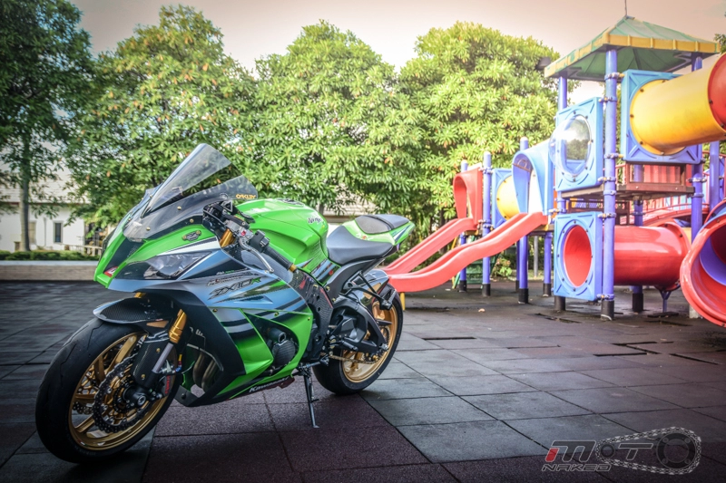 Kawasaki ninja zx-10r phiên bản 30 năm độ sành điệu xứ chùa vàng