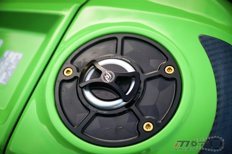 Kawasaki ninja zx-10r phiên bản 30 năm độ sành điệu xứ chùa vàng