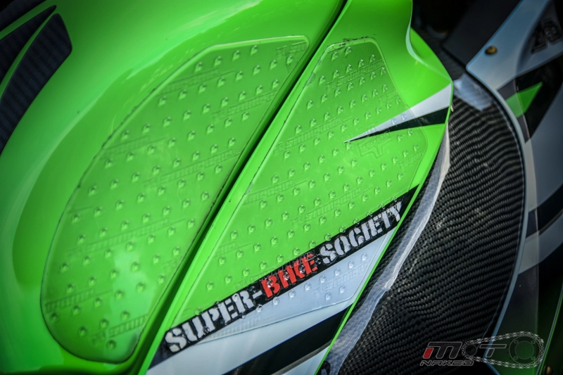 Kawasaki ninja zx-10r phiên bản 30 năm độ sành điệu xứ chùa vàng
