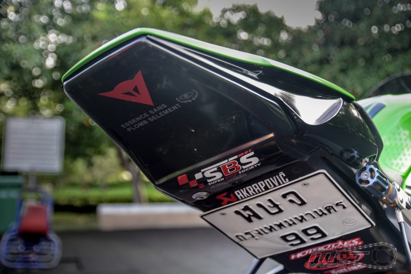 Kawasaki ninja zx-10r phiên bản 30 năm độ sành điệu xứ chùa vàng