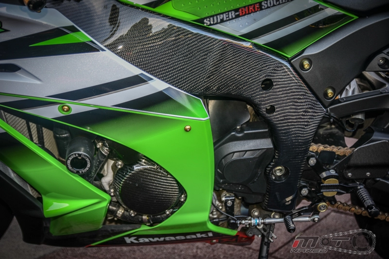 Kawasaki ninja zx-10r phiên bản 30 năm độ sành điệu xứ chùa vàng