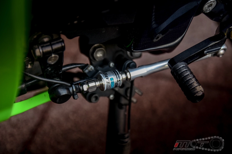 Kawasaki ninja zx-10r phiên bản 30 năm độ sành điệu xứ chùa vàng
