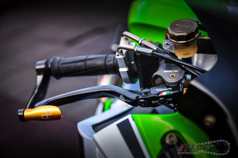 Kawasaki ninja zx-10r phiên bản 30 năm độ sành điệu xứ chùa vàng