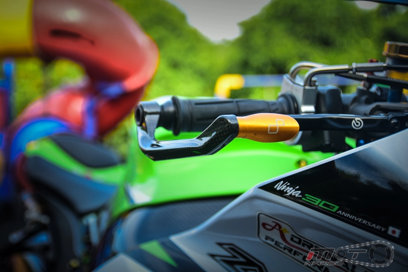 Kawasaki ninja zx-10r phiên bản 30 năm độ sành điệu xứ chùa vàng