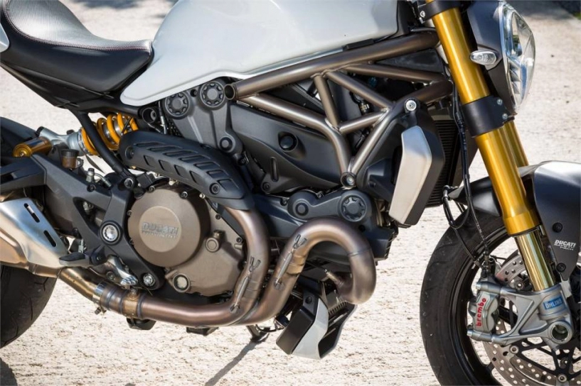 Ktm duke super 1290 r vs ducati monster 1200s uy lực