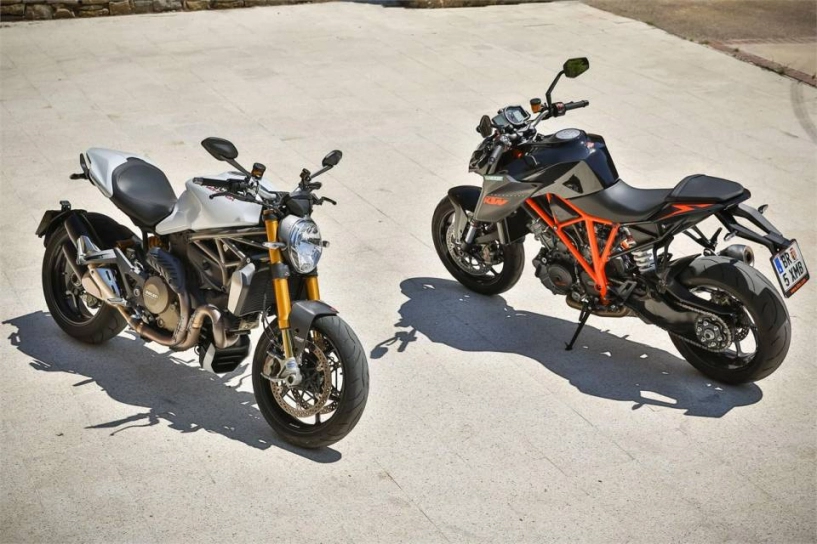 Ktm duke super 1290 r vs ducati monster 1200s uy lực