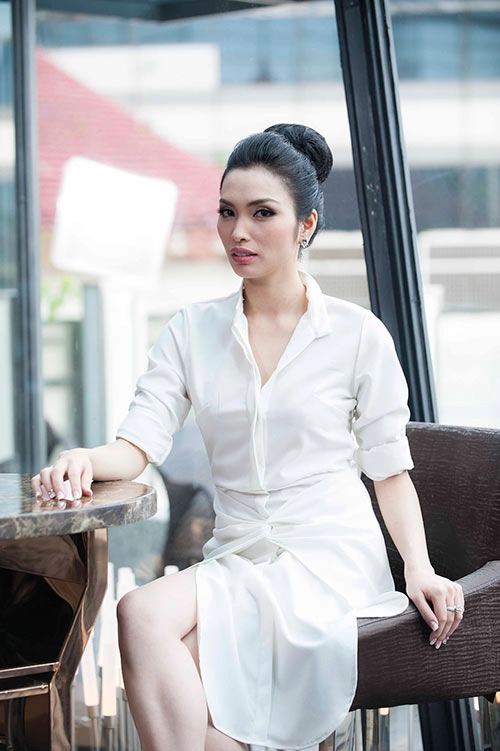 Mc huyền sâm đẹp ngọt ngào đầy lôi cuốn trước thời gian
