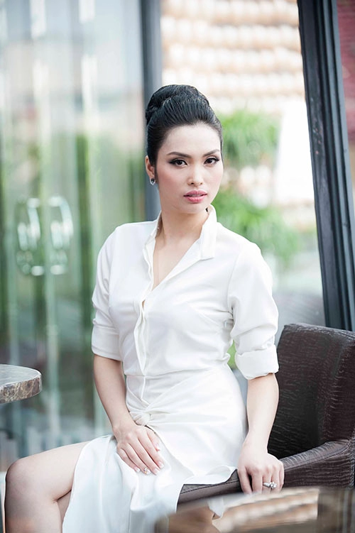 Mc huyền sâm đẹp ngọt ngào đầy lôi cuốn trước thời gian