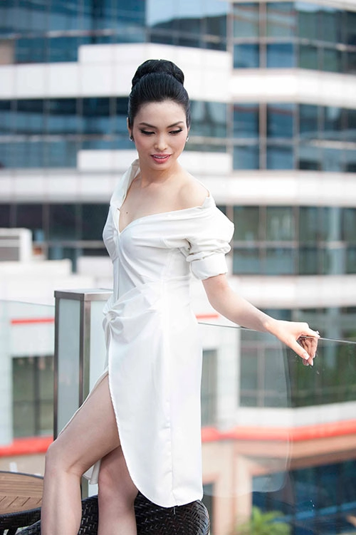 Mc huyền sâm đẹp ngọt ngào đầy lôi cuốn trước thời gian