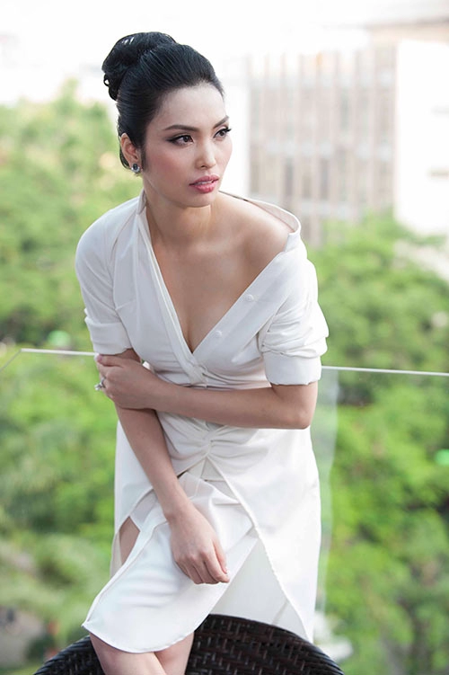 Mc huyền sâm đẹp ngọt ngào đầy lôi cuốn trước thời gian