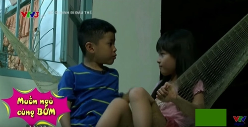 Những cặp đôi nhí đốn tim khán giả