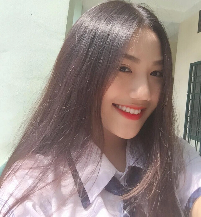 Nữ sinh sài gòn sinh năm 2002 tên triệu vy cá tính