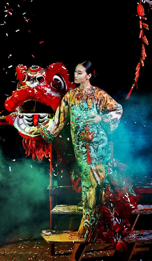 Trang khiếu làm gì khi không sang trời tây theo fashion week