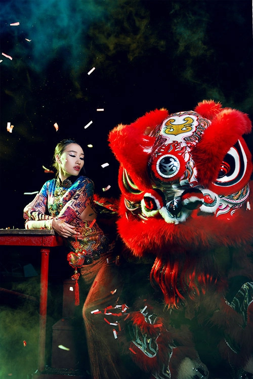 Trang khiếu làm gì khi không sang trời tây theo fashion week