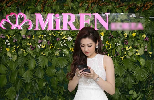 Á hậu tú anh - đại sứ thương hiệu mỹ phẩm miren