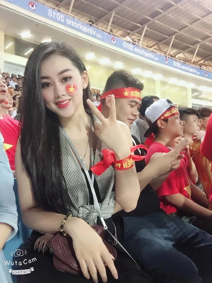 Á khôi xinh đẹp đh văn hóa hà nội ngàn người theo dõi
