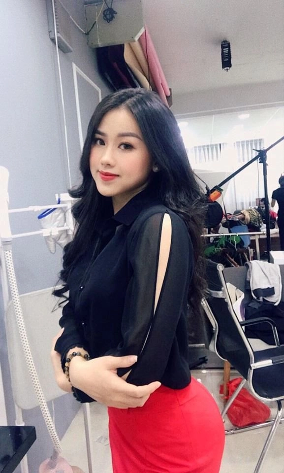 Á khôi xinh đẹp đh văn hóa hà nội ngàn người theo dõi