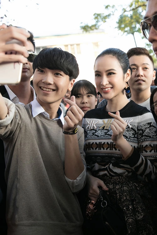 Angela phương trinh sành điệu khi quảng bá phim ở hạ long