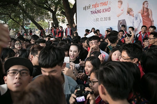 Angela phương trinh sành điệu khi quảng bá phim ở hạ long