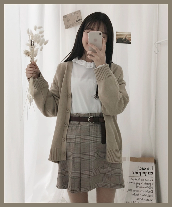 Bạn nên sắm cho mình một chiếc áo cardigan