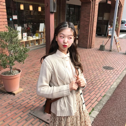 Bạn nên sắm cho mình một chiếc áo cardigan