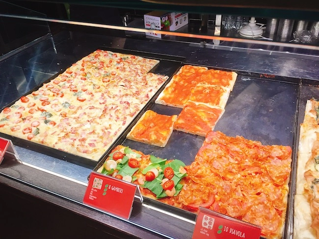 Cầm 20k ăn ngay pizza chuẩn ý