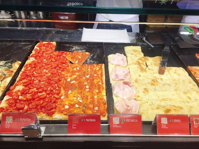 Cầm 20k ăn ngay pizza chuẩn ý