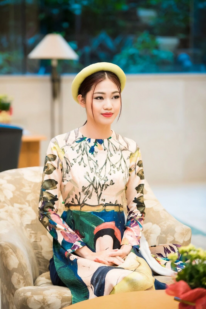 Cận cảnh vẻ đẹp cổ điển của á hậu thanh tú