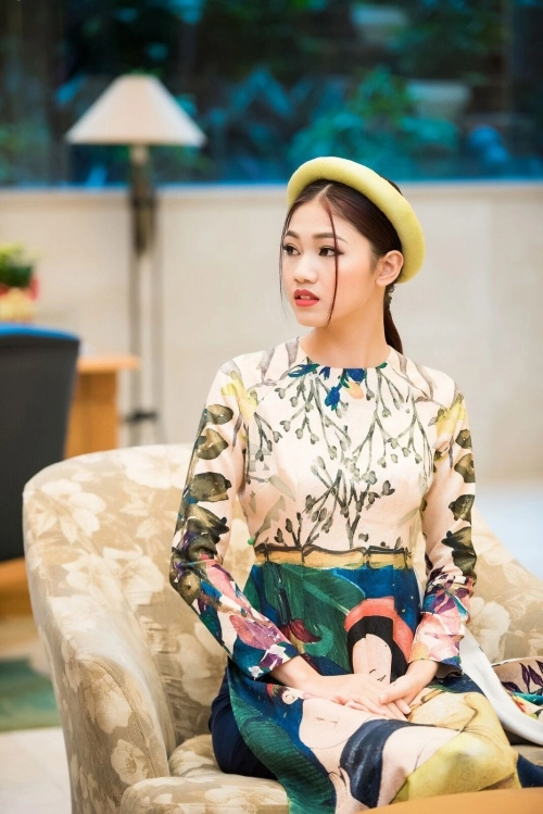 Cận cảnh vẻ đẹp cổ điển của á hậu thanh tú