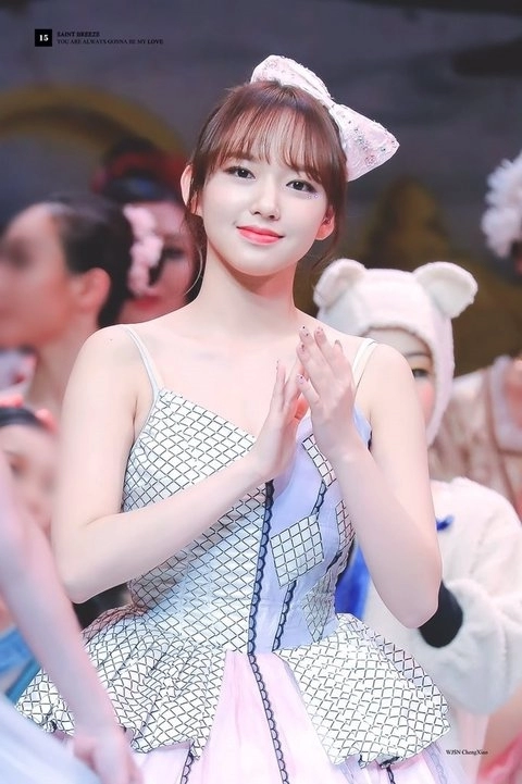 Cheng xiao wjsn là người gây sốt vì diện đầm ballet quá đẹp