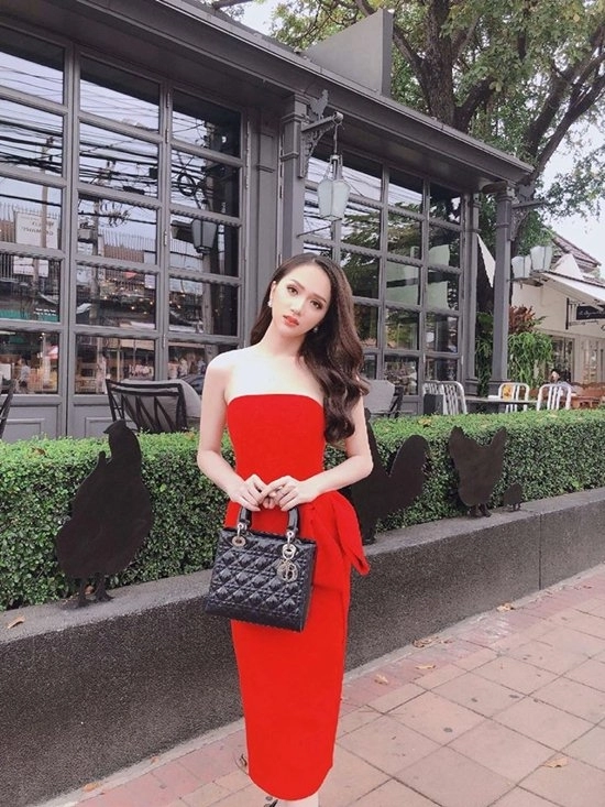 Cùng soi khối tài sản đồ hiệu khổng lồ mà hương giang sở hữu