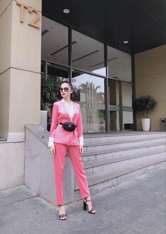 Cùng soi khối tài sản đồ hiệu khổng lồ mà hương giang sở hữu