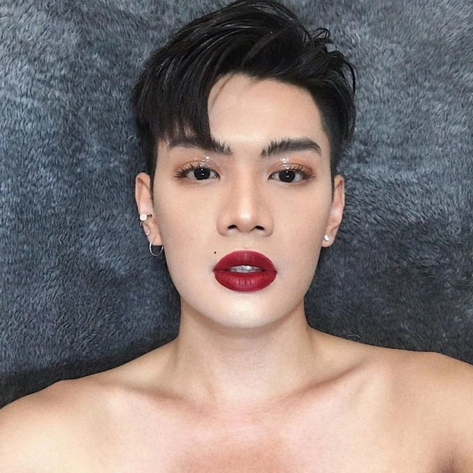 Đào bá lộc mới là ngôi sao có đôi môi gợi cảm nhất showbiz việt