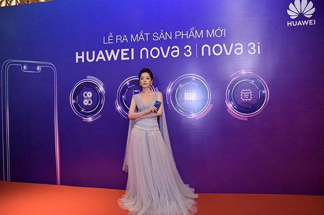 Điện thoại huawei nova 3i với 4 camera ai