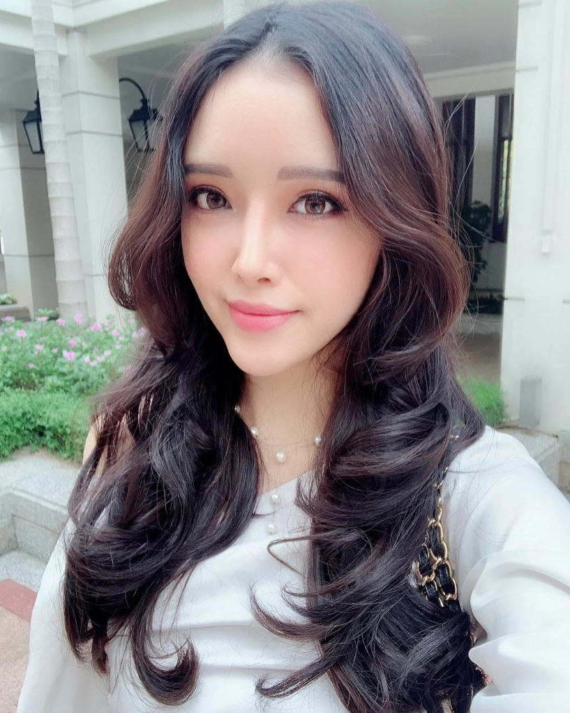 Em gái mai phương thúy xinh đẹp kinh doanh giỏi
