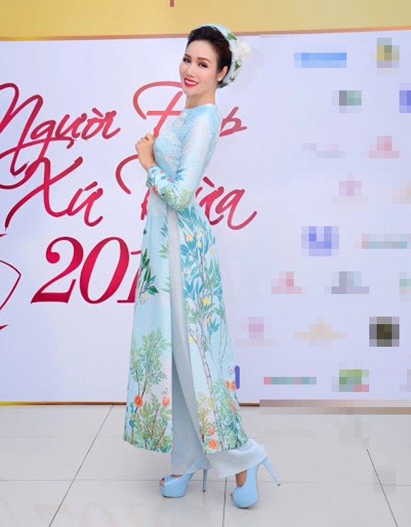 Hoa hậu kim nguyễn đẹp nền nã đi chấm thi hoa hậu quý bà