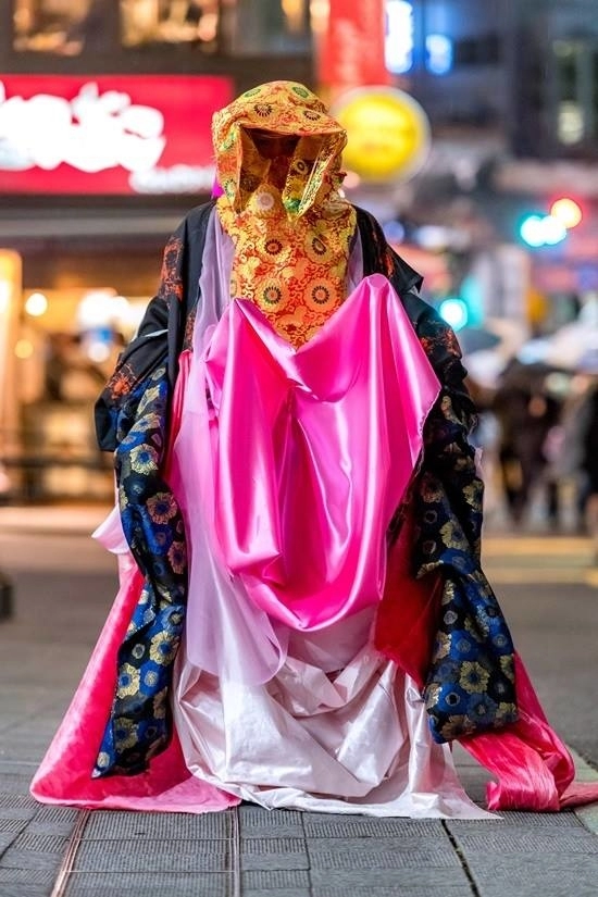 Hoảng hồn với những street style dị đến tận cùng