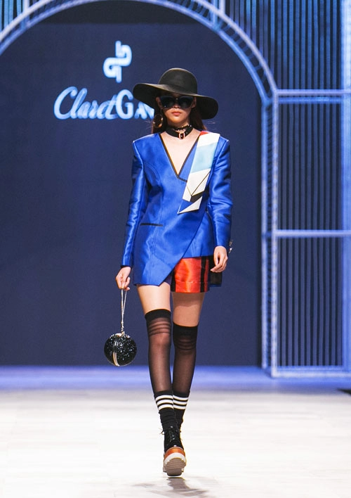 Hoàng thùy kiêu kỳ trong show claret giang lê