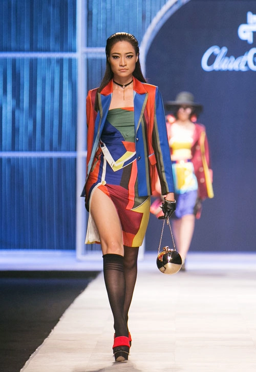 Hoàng thùy kiêu kỳ trong show claret giang lê