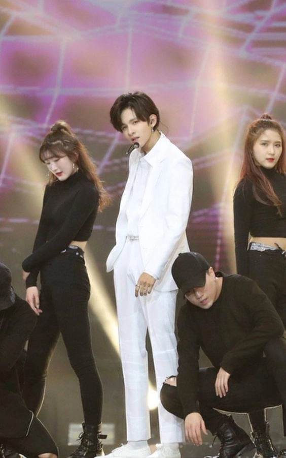 Kim samuel hoàng tử lai có gu thời trang chất chơi