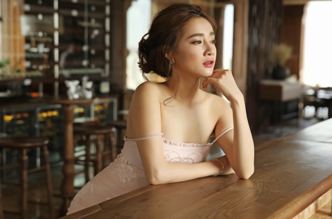 Nhã phương đẹp yêu kiều thông qua váy áo